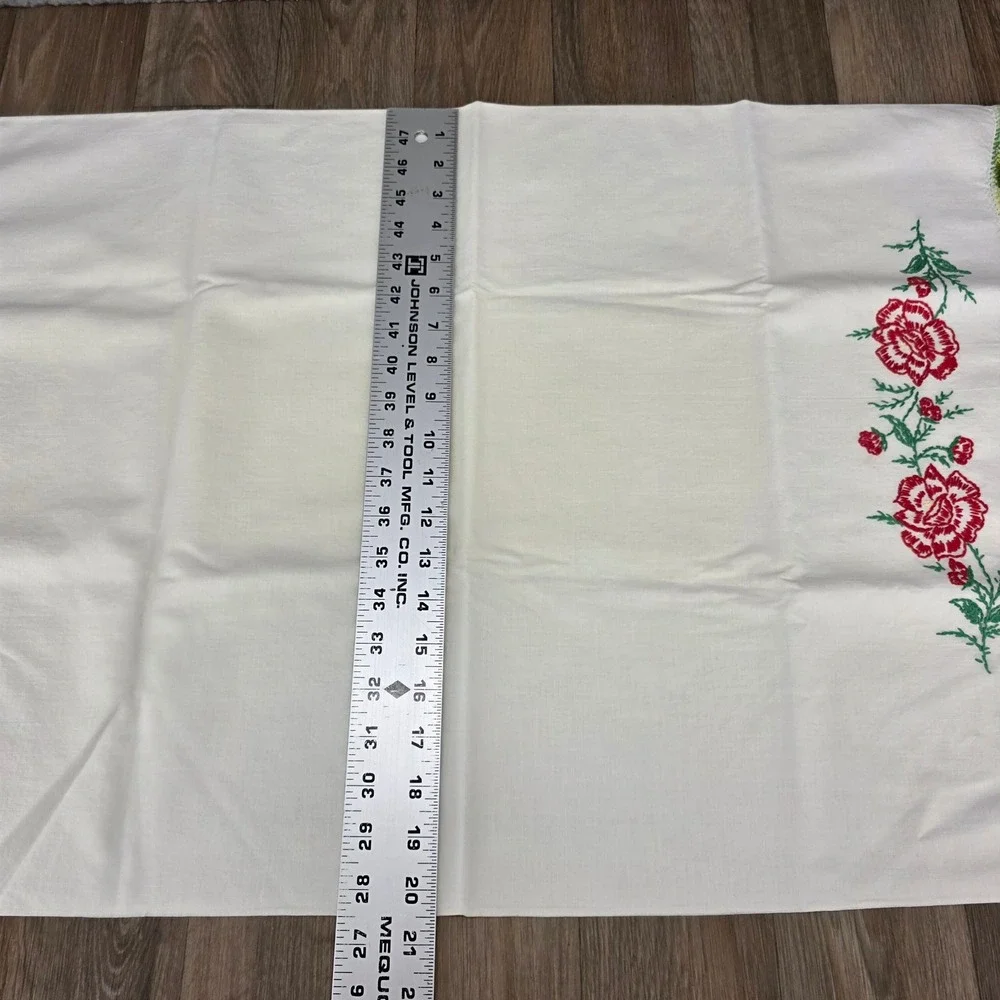 Vintage Hand Embroidered‎ Floral Rose Pillowcase Set Crochet Lace Trim White 2pc